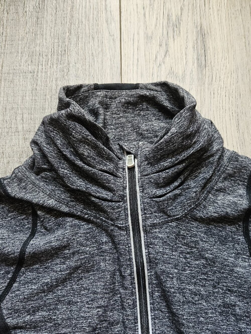 Lululemon Womens Size 8 Half Zip Running Pullover Jacket Grey Space Dye Thumbhol - Picture 3 of 7